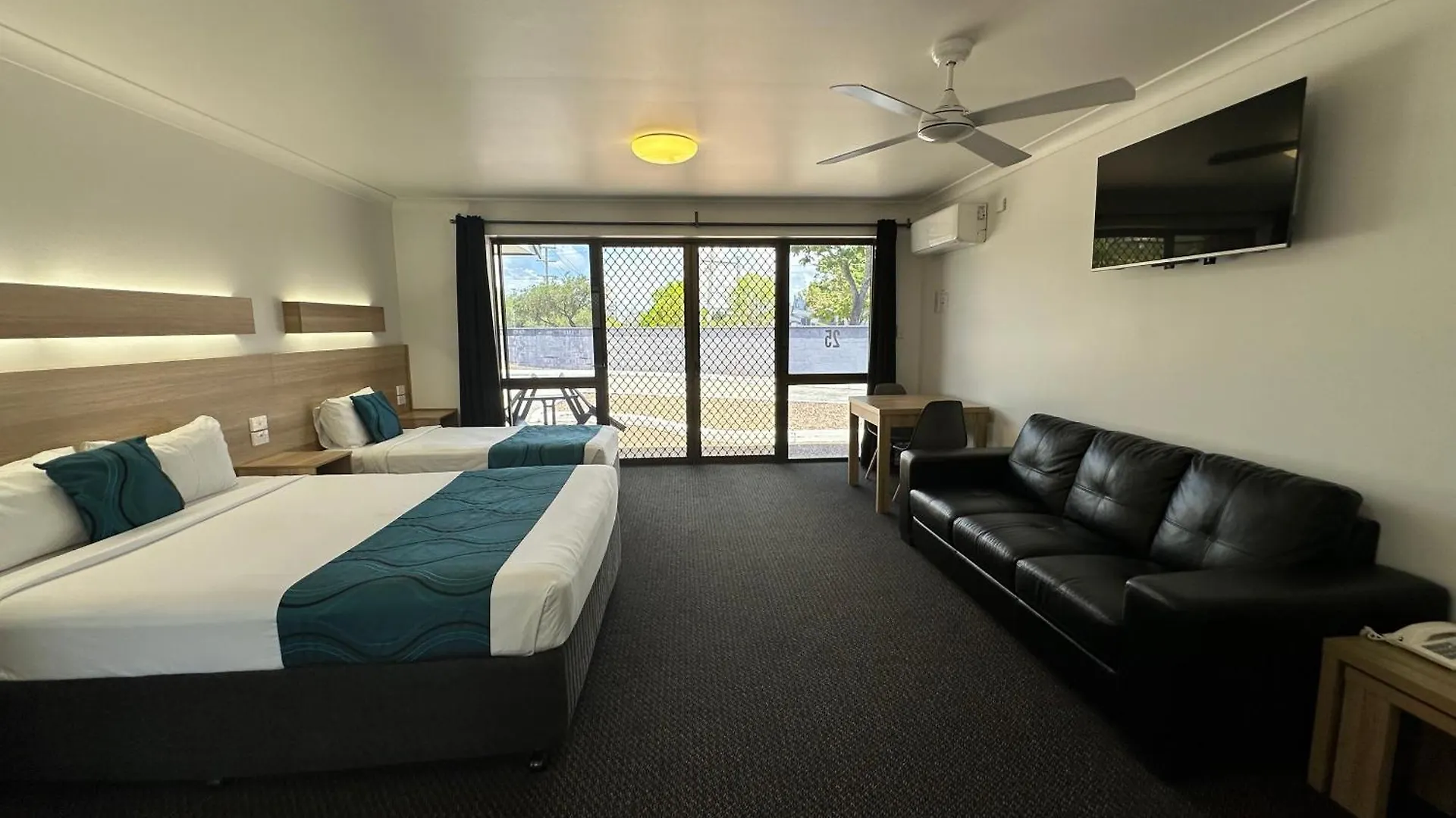 *** Motel Logan City Motor Inn Slacks Creek Australia